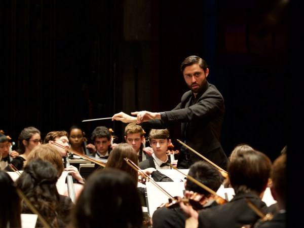 Raúl Gómez-Rojas conducts Metropolitan Youth Symphony Sunday. Photo by Richard Kolbell.